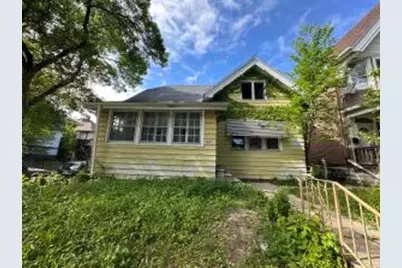 2932 W Juneau Ave, Milwaukee, WI 53208 - Photo 1
