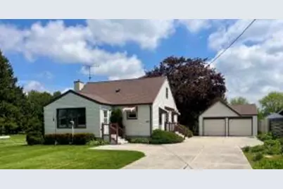 1905 N Rapids Rd, Manitowoc, WI 54220 - Photo 1