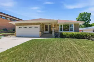 2433 S 93rd St, West Allis, WI 53227 - Photo 1