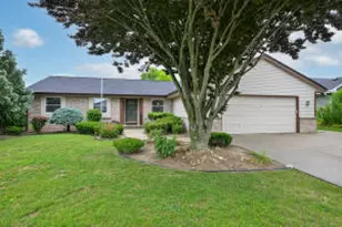 925 E Fitzsimmons Rd, Oak Creek, WI 53154 - Photo 1