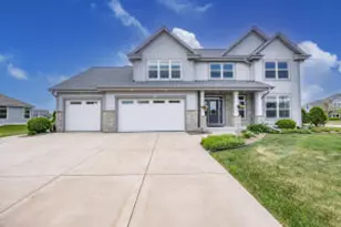 1480 Prairie Creek Blvd, Oconomowoc, WI 53066 - Photo 1