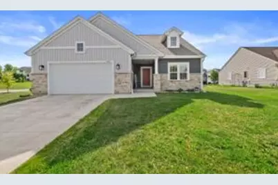1018  Cascade Cir, Hartford, WI 53027 - Photo 1