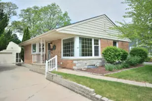 122 N Maple Terrace, Oconomowoc, WI 53072 - Photo 1