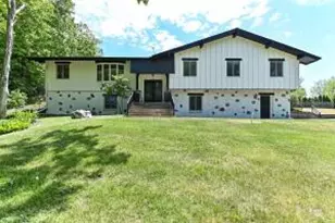 21601 W Lochinvar Ln, New Berlin, WI 53146 - Photo 1