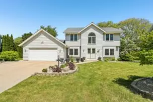700 E Hobby Ln, Oak Creek, WI 53154 - Photo 1
