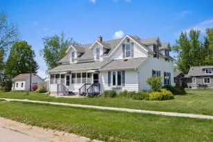201 W Hogg St, Melrose, WI 54642 - Photo 1