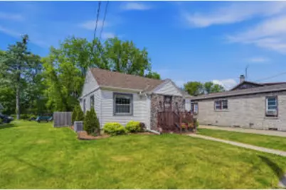 206 W 2nd St, Oconomowoc, WI 53066 - Photo 1