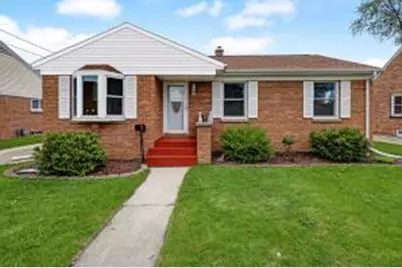 625 S 32nd St, Manitowoc, WI 54220 - Photo 1