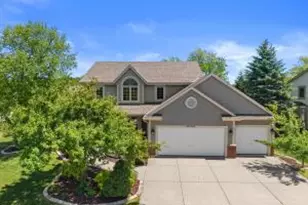 W234N7698 Grey Moss Ct, Sussex, WI 53089 - Photo 1
