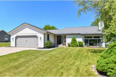 4100 W Fieldview Ct, Franklin, WI 53132 - Photo 1
