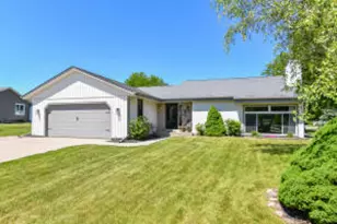 4100 W Fieldview Ct, Franklin, WI 53132 - Photo 1