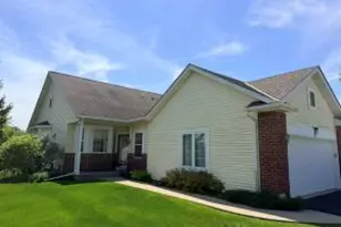 991 Niagara Ct, Port Washington, WI 53074 - Photo 1