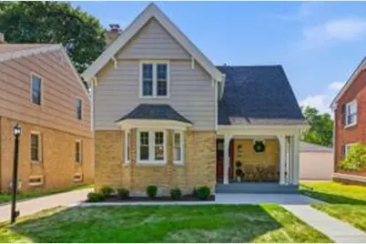 5159 N Santa Monica Blvd, Whitefish Bay, WI 53217 - Photo 1