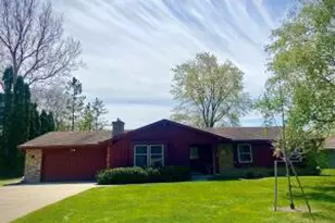 N104W16905 Thornapple Row, Germantown, WI 53022 - Photo 1
