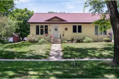 405  Grant St, Houston, MN 55943 - Photo 1