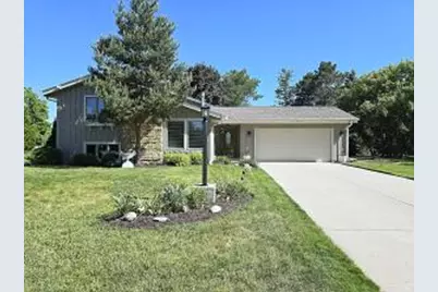 N111W16302  Catskill Ln, Germantown, WI 53022 - Photo 1