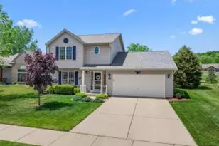 1514 Ravine Forest Dr, West Bend, WI 53090 - Photo 1