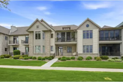 286 E Harbor View Dr, Fond du Lac, WI 54935 - Photo 1