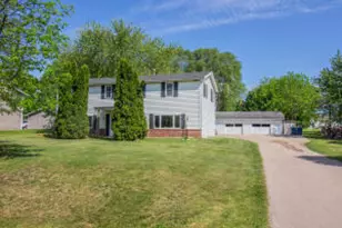518 Steepleview Rd, Newburg, WI 53095 - Photo 1