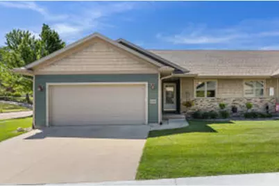 609  4th Ave, Onalaska, WI 54650 - Photo 1