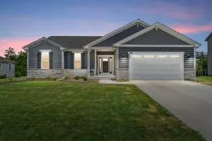 9644 S Bergamont Dr, Franklin, WI 53132 - Photo 1