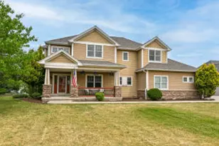 533 Majestic View Ln, Oconomowoc, WI 53066 - Photo 1