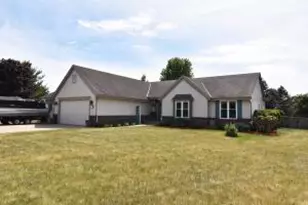 30936 Royal Hill Rd, Racine, WI 53105 - Photo 1