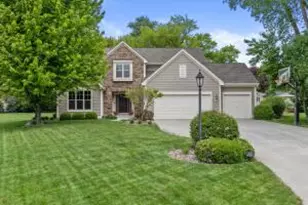 N25W27264 Covington Ct, Pewaukee, WI 53072 - Photo 1