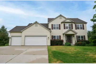 400  Cedar Bluffs Ct, Slinger, WI 53086 - Photo 1