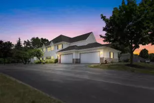 14944 W Arrowhead Ln, New Berlin, WI 53151 - Photo 1