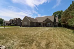 W245N2799 Single Tree Dr, Pewaukee, WI 53072 - Photo 1