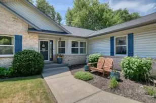 494 Quinlan Ct, Pewaukee, WI 53072 - Photo 1