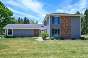 W299N5471 Arrow Ct, Merton, WI 53029 - Photo 1