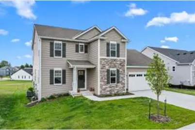 192  Sapphire Ln, Saukville, WI 53080 - Photo 1