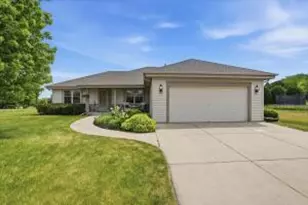 611 Woodland Cir, Racine, WI 53185 - Photo 1