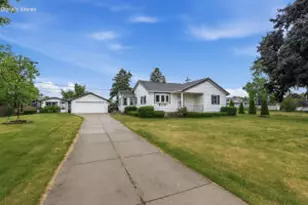 6213 S Elaine Ave, Cudahy, WI 53110 - Photo 1