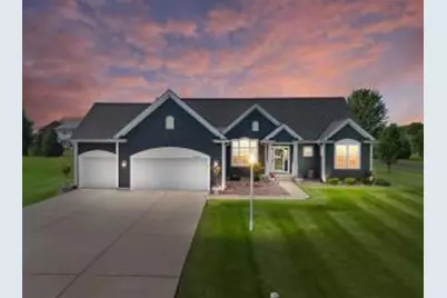 W349N5830  Sunflower Ct, Lac La Belle, WI 53066 - Photo 1