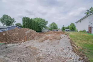 1214 Oak St, Watertown, WI 53098 - Photo 1