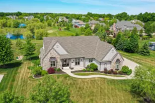 11511 N Oakview Ct, Mequon, WI 53092 - Photo 1