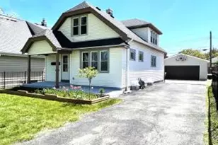 2401 W Plainfield Ave, Milwaukee, WI 53221 - Photo 1