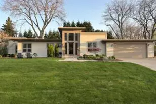 405 E Macarthur Rd, Fox Point, WI 53217 - Photo 1