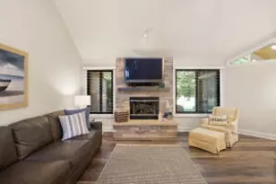 964 Duck Pond Rd, Fontana, WI 53125 - Photo 1
