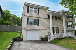 213 McDivitt Ln, Mukwonago, WI 53149 - Photo 1
