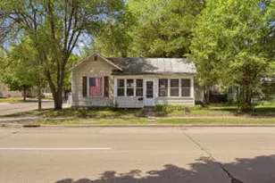 303 Rose St, La Crosse, WI 54603 - Photo 1