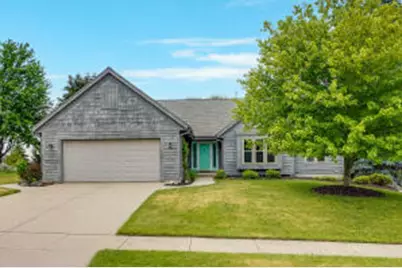 940  Bartlett Dr, Oconomowoc, WI 53066 - Photo 1