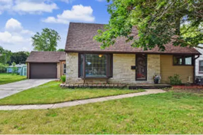 457 W 5th St, Oconomowoc, WI 53066 - Photo 1