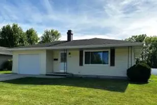 2722 N Taylor Dr, Sheboygan, WI 53083 - Photo 1