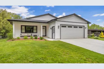 718  Pershing Ave, Sheboygan, WI 53083 - Photo 1