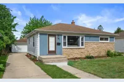 3905 N 93rd St, Milwaukee, WI 53222 - Photo 1
