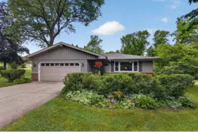 N2W27268  Lyles Dr, Pewaukee, WI 53188 - Photo 1